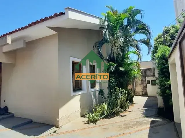 Casa com 480m² 4 quartos e 5 banheiros, à venda, no bairro Vila Mendonça em Araçatuba