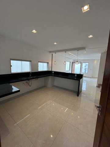 Casa com 140m² 3 quartos e 3 banheiros, à venda, no bairro Parque Aurora em Campos dos Goytacazes