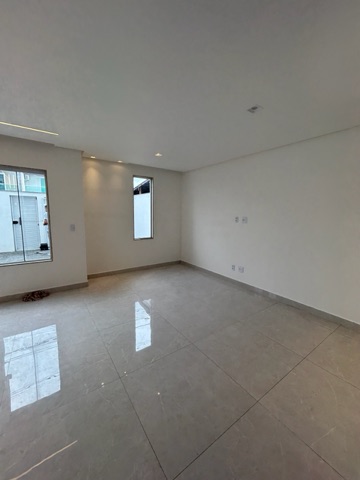 Casa com 140m² 3 quartos e 3 banheiros, à venda, no bairro Parque Aurora em Campos dos Goytacazes