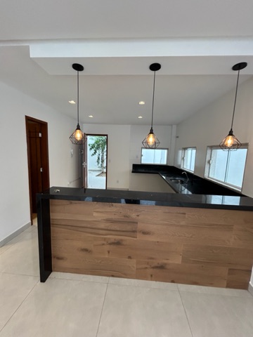 Casa com 140m² 3 quartos e 3 banheiros, à venda, no bairro Parque Aurora em Campos dos Goytacazes