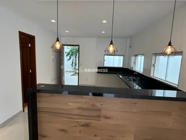 Casa com 140m² 3 quartos e 3 banheiros, à venda, no bairro Parque Aurora em Campos dos Goytacazes