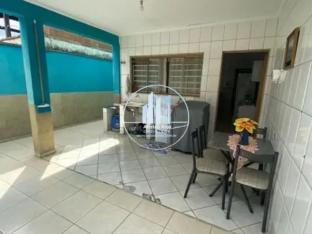 Casa com 138m² 3 quartos e 4 banheiros, à venda, no bairro Jardim Paraíso em Pouso Alegre