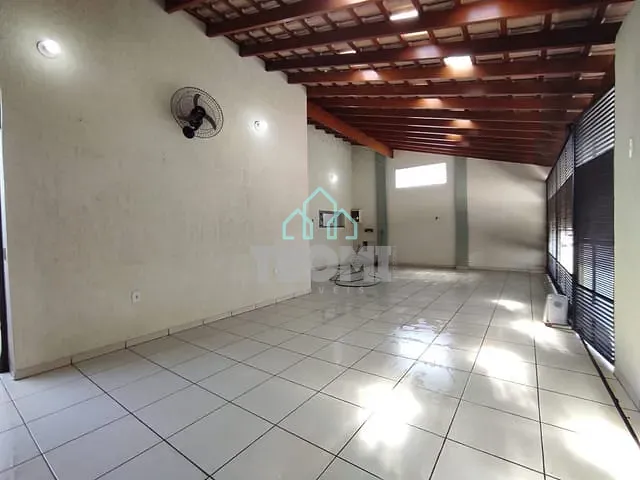 Casa 3 quartos e 2 banheiros, à venda, no bairro Alto São Pedro em Taubaté