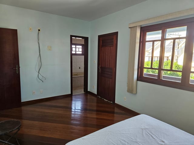 Casa 6 quartos e 4 banheiros, à venda, no bairro Riviera Fluminense em Macaé