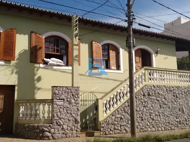 Casa com 250m², à venda, no bairro Centro em Itatiba