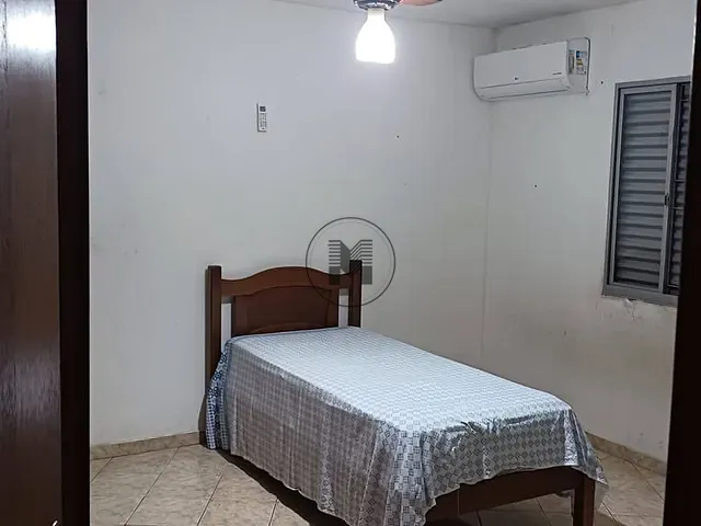 Casa 4 quartos e 4 banheiros, à venda, no bairro Cooperi em Guaratinguetá