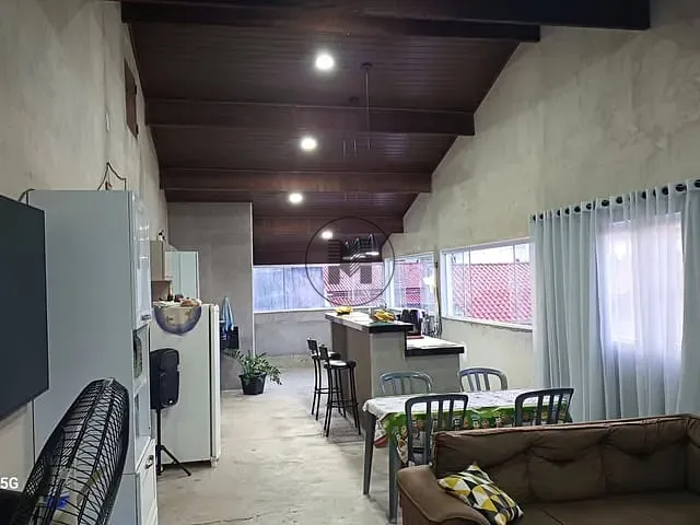 Casa 4 quartos e 4 banheiros, à venda, no bairro Cooperi em Guaratinguetá