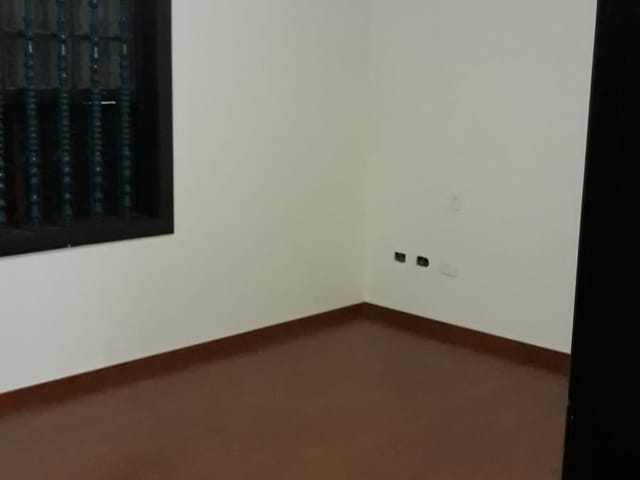 Casa com 435m² 4 quartos e 3 banheiros, à venda ou para alugar, no bairro Centro em Pindamonhangaba