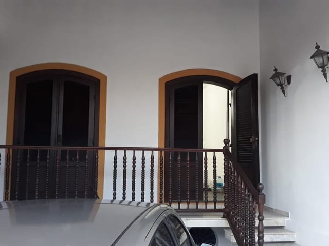 Casa com 435m² 4 quartos e 3 banheiros, à venda ou para alugar, no bairro Centro em Pindamonhangaba