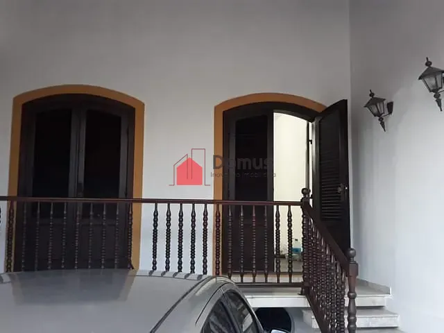 Casa com 435m² 4 quartos e 3 banheiros, à venda ou para alugar, no bairro Centro em Pindamonhangaba