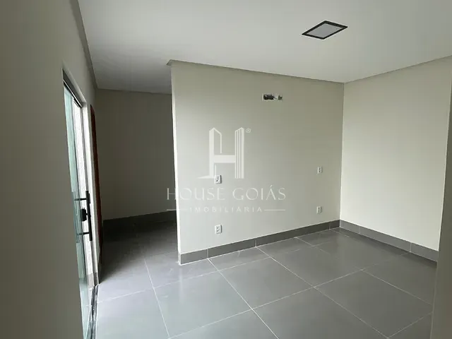 Casa com 205m² 2 quartos e 2 banheiros, à venda, no bairro Residencial Ravena em Senador Canedo