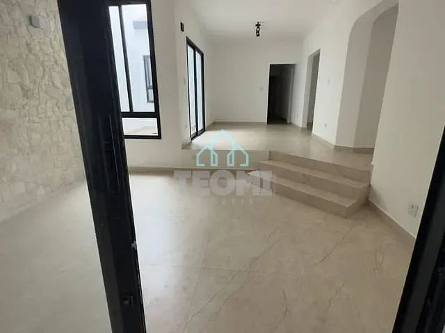 Casa 4 quartos e 4 banheiros, à venda, no bairro Alto São Pedro em Taubaté
