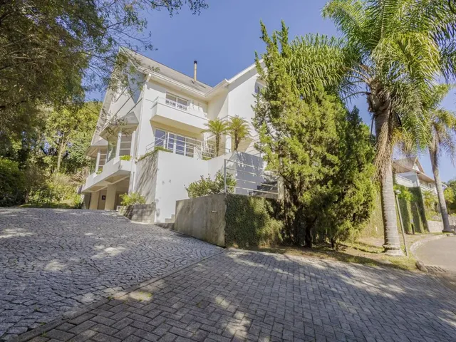Casa com 1771m² 5 quartos e 5 banheiros, à venda, no bairro Vista Alegre em Curitiba