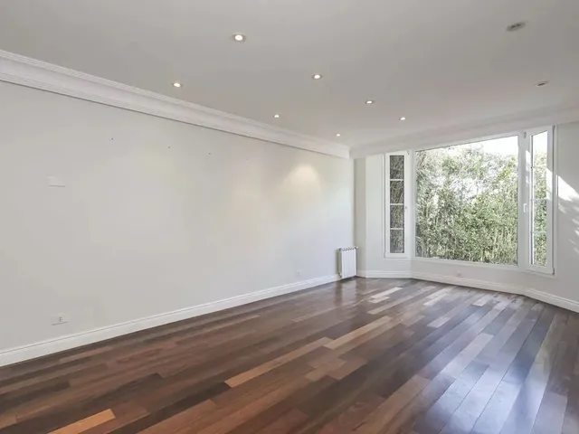 Casa com 1771m² 5 quartos e 5 banheiros, à venda, no bairro Vista Alegre em Curitiba