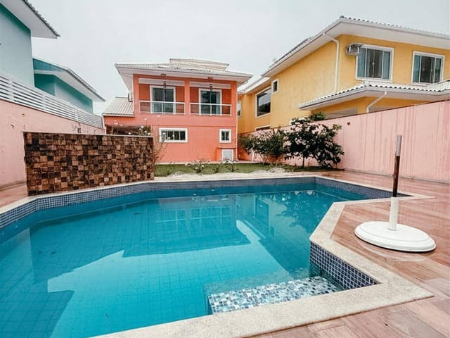 Casa 4 quartos e 3 banheiros, à venda, no bairro Lagoa em Macaé
