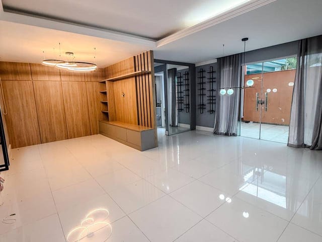 Casa 4 quartos e 3 banheiros, à venda, no bairro Lagoa em Macaé
