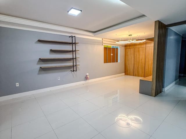 Casa 4 quartos e 3 banheiros, à venda, no bairro Lagoa em Macaé