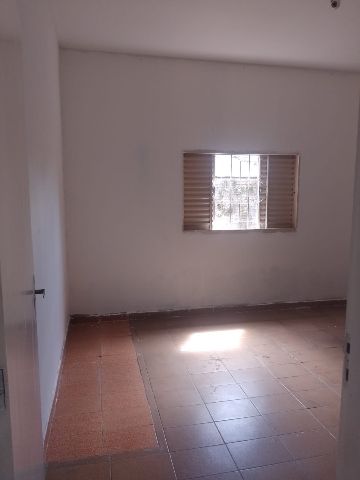 Casa com 300m² 2 quartos e 1 banheiro, à venda, no bairro São Domingos em Pindamonhangaba