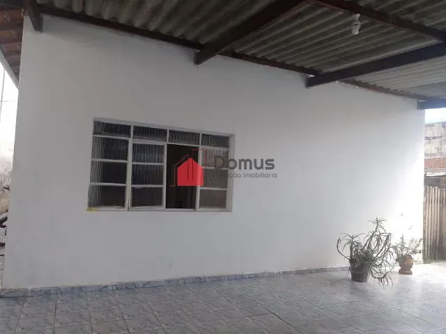 Casa com 300m² 2 quartos e 1 banheiro, à venda, no bairro São Domingos  em Pindamonhangaba