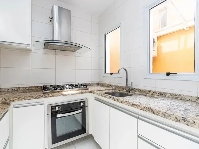 Casa 3 quartos e 3 banheiros, à venda, no bairro Barreirinha em Curitiba
