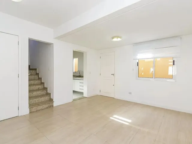 Casa 3 quartos e 3 banheiros, à venda, no bairro Barreirinha em Curitiba