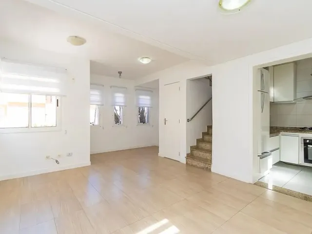 Casa 3 quartos e 3 banheiros, à venda, no bairro Barreirinha em Curitiba