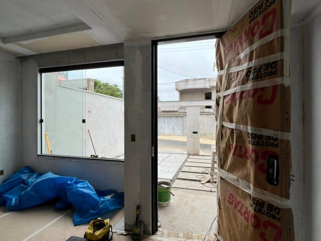 Casa com 110m² 3 quartos e 3 banheiros, à venda, no bairro Jardim Vitória em Macaé