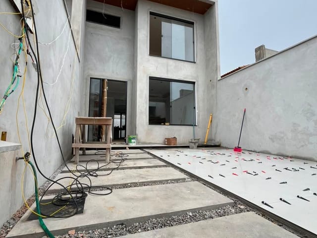 Casa com 110m² 3 quartos e 3 banheiros, à venda, no bairro Jardim Vitória em Macaé