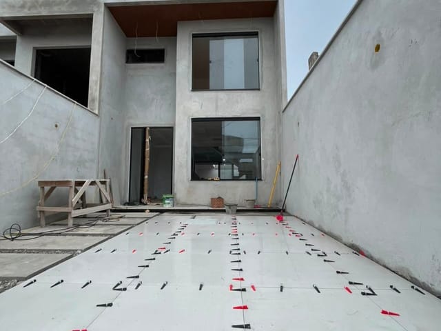Casa com 110m² 3 quartos e 3 banheiros, à venda, no bairro Jardim Vitória em Macaé