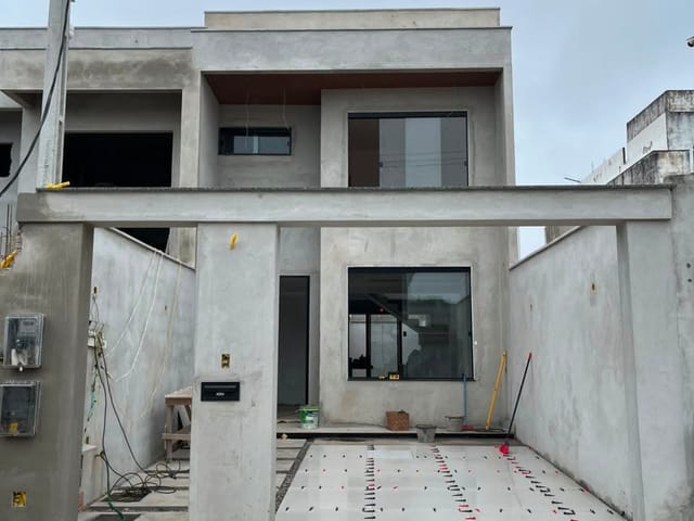 Casa com 110m² 3 quartos e 3 banheiros, à venda, no bairro Jardim Vitória em Macaé
