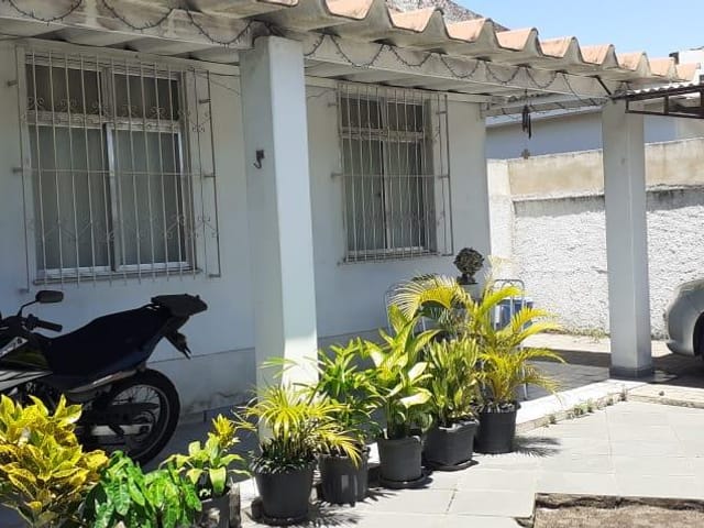 Casa 3 quartos e 1 banheiro, à venda, no bairro Centro em Campos dos Goytacazes