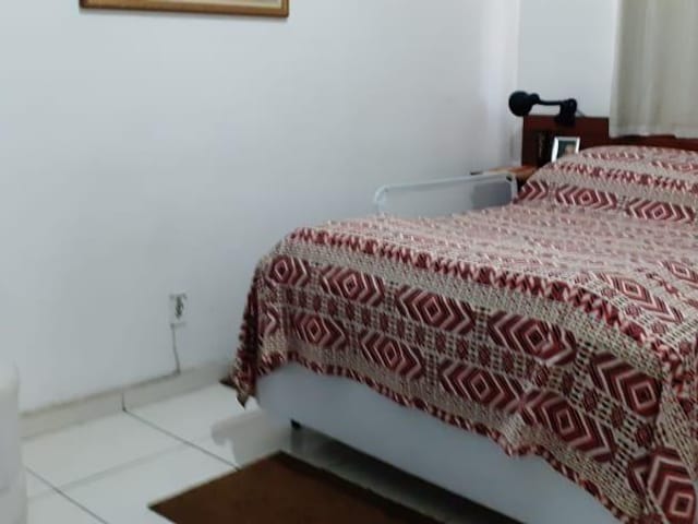 Casa 3 quartos e 1 banheiro, à venda, no bairro Centro em Campos dos Goytacazes