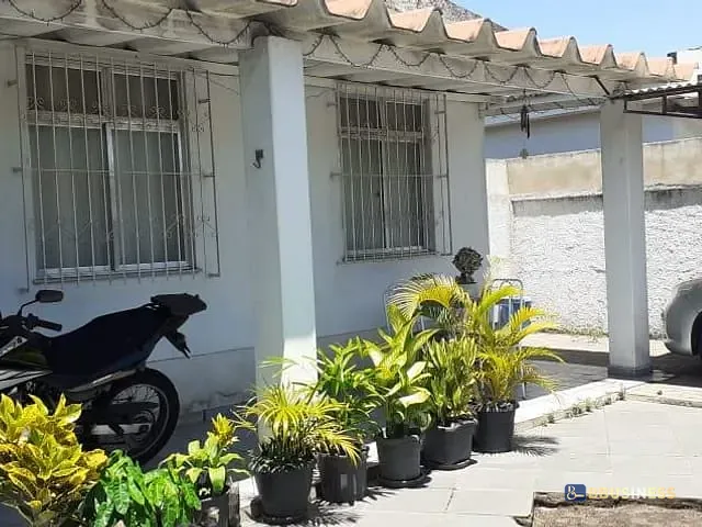 Casa 3 quartos e 1 banheiro, à venda, no bairro Centro em Campos dos Goytacazes