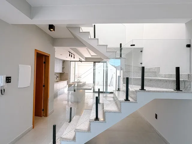 Casa com 110m² 3 quartos e 3 banheiros, à venda, no bairro Jardim Vitória em Macaé
