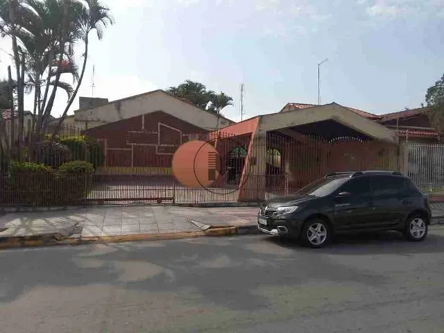 Casa com 750m², à venda, no bairro Cruz em Lorena