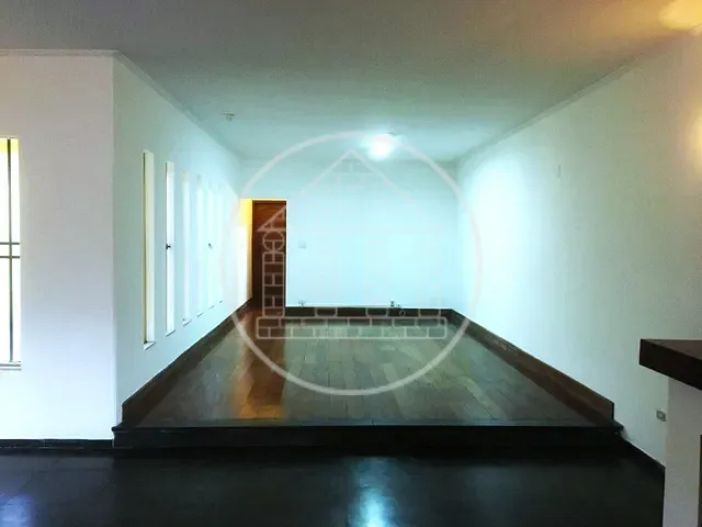 Casa com 400m² 3 quartos e 4 banheiros, à venda ou para alugar, no bairro Vila Alexandria em São Paulo