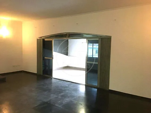 Casa com 400m², à venda, no bairro Vila Alexandria em São Paulo