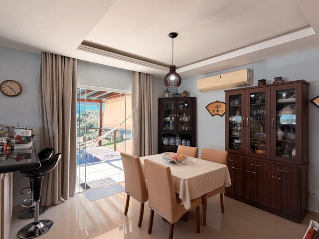 Casa com 600m² 4 quartos e 4 banheiros, à venda, no bairro Lagoa em Macaé