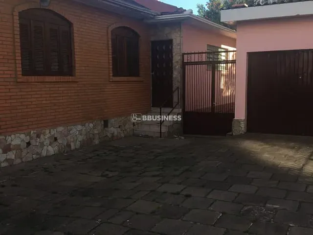 Casa 4 quartos e 2 banheiros, à venda, no bairro São Pelegrino em Caxias do Sul