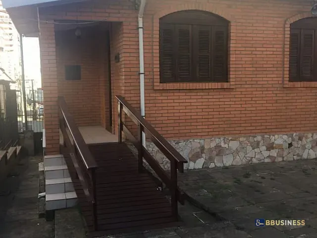 Casa 4 quartos e 2 banheiros, à venda, no bairro São Pelegrino em Caxias do Sul