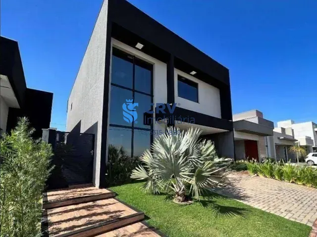 Casa com 256m² 3 quartos e 4 banheiros, à venda, no bairro Conjunto Habitacional Alexandre Urbanas em Londrina