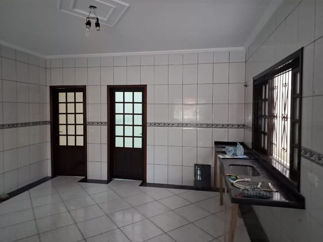 Casa com 345m² 3 quartos e 2 banheiros, à venda, no bairro Centro em Pindamonhangaba
