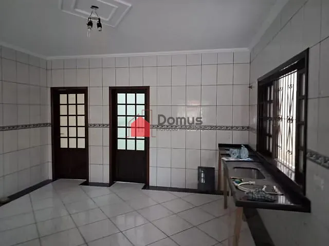 Casa com 345m² 3 quartos e 2 banheiros, à venda, no bairro Centro em Pindamonhangaba