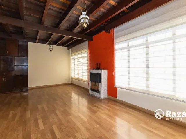 Casa 2 quartos e 2 banheiros, para alugar, no bairro Boa Vista em Curitiba