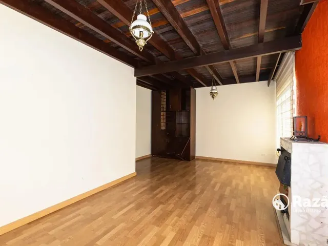 Casa 2 quartos e 2 banheiros, para alugar, no bairro Boa Vista em Curitiba