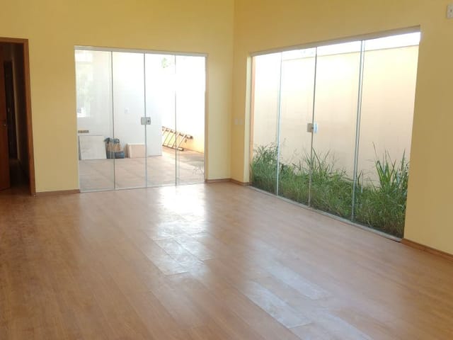 Casa com 250m² 3 quartos e 2 banheiros, à venda, no bairro Borba em Pindamonhangaba