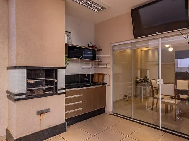 Casa com 316m² 4 quartos e 3 banheiros, à venda, no bairro Esperança em Londrina