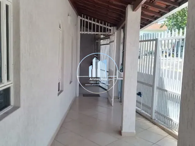 Casa com 250m² 3 quartos e 2 banheiros, à venda, no bairro Aristeu Costa Rios em Pouso Alegre