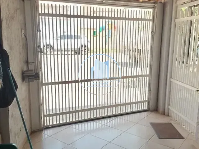 Casa com 250m² 3 quartos e 2 banheiros, à venda, no bairro Aristeu Costa Rios em Pouso Alegre