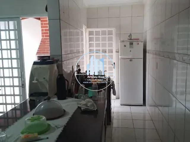 Casa com 250m² 3 quartos e 2 banheiros, à venda, no bairro Aristeu Costa Rios em Pouso Alegre